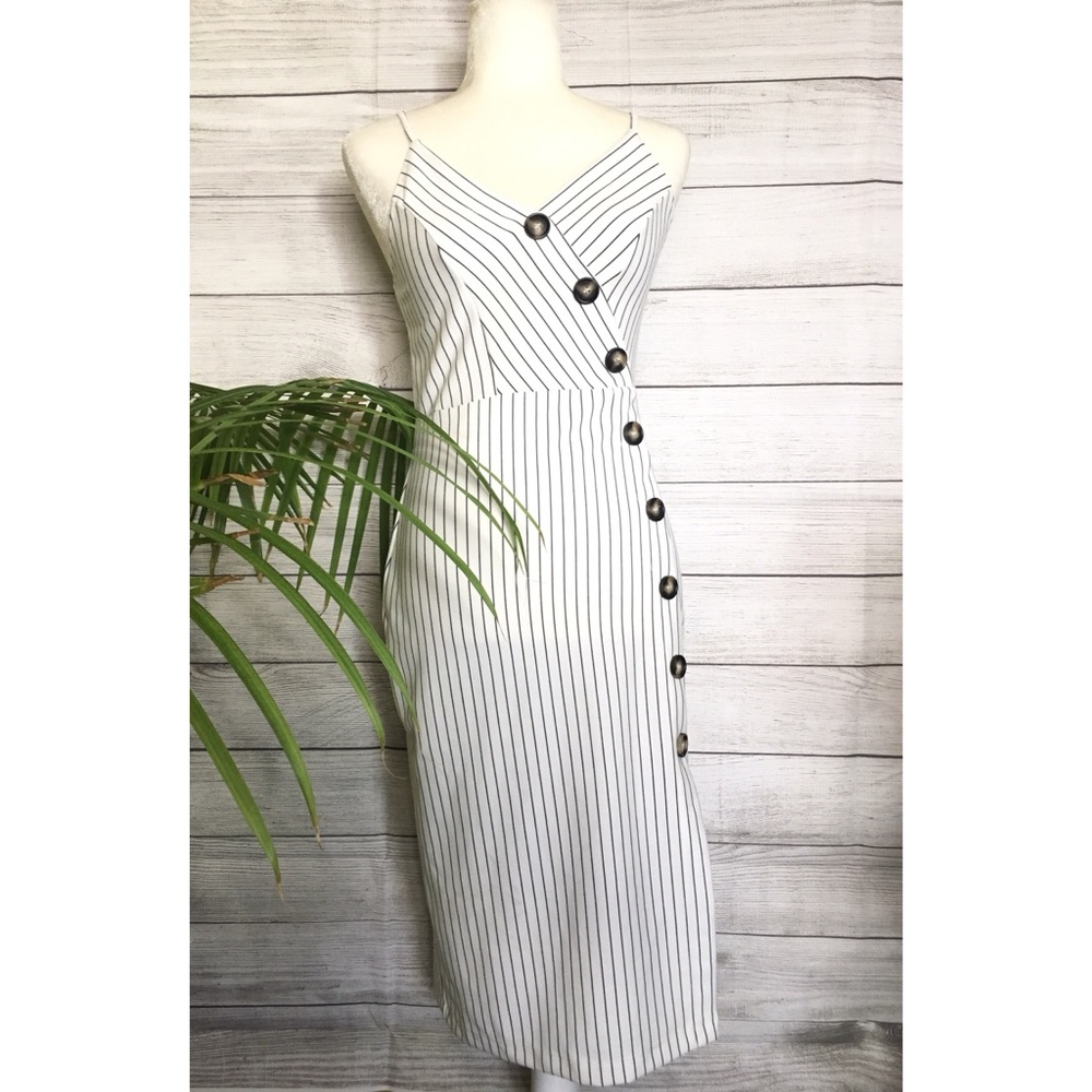 Popular Basics Stripe Button Dress
